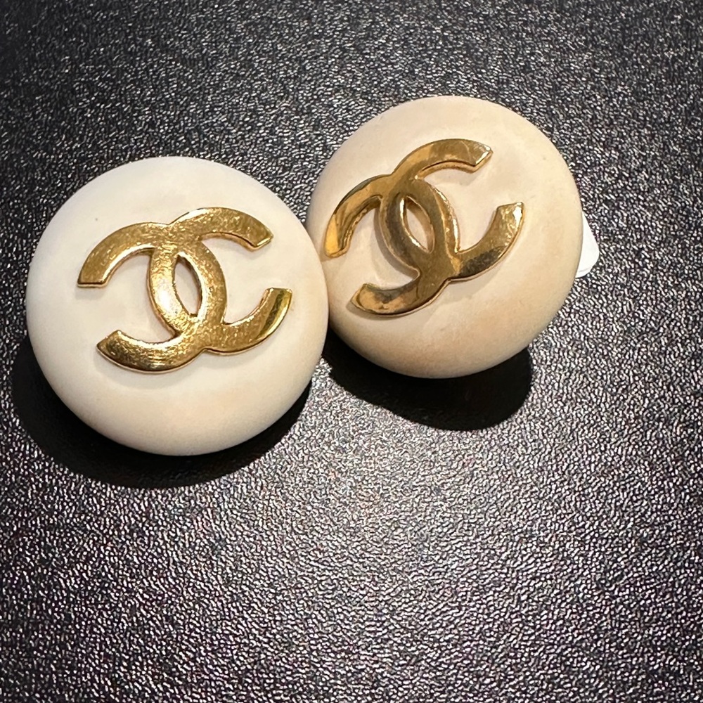 Chanel CC White Clip Earrings AS-IS
